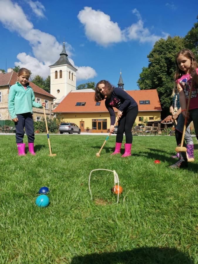 Apartmány Statek Bezdědice Hostomice Kültér fotó